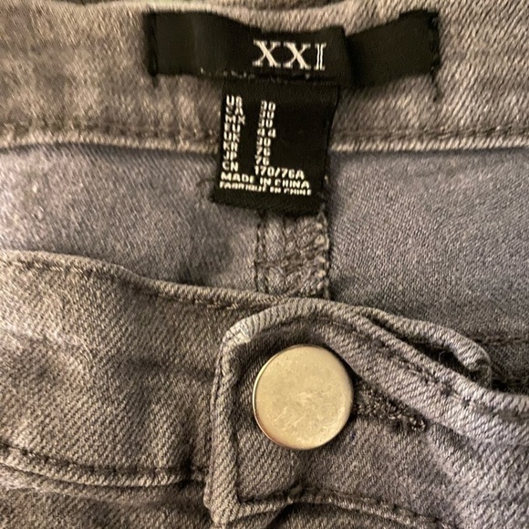 FOREVER 21 GRAY SKINNY JEANS SIZE 30 - Picture 2 of 3